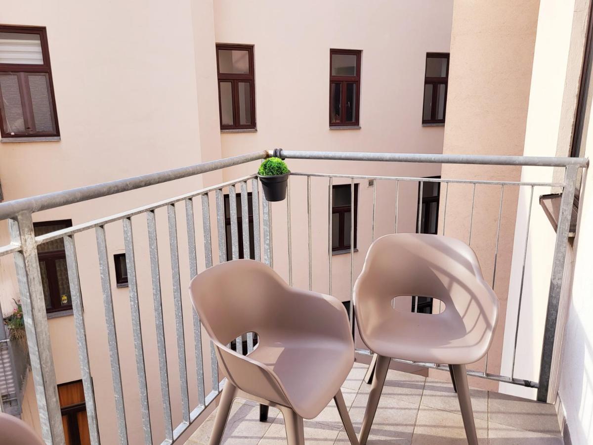 Oswald Apartment